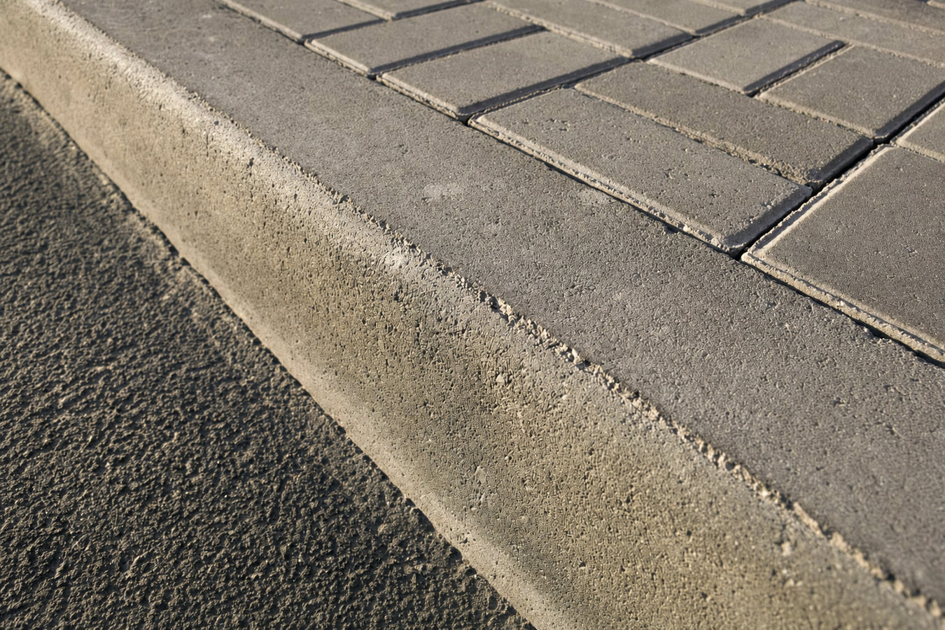 Concrete curbing and sidewalks in Fontana, CA